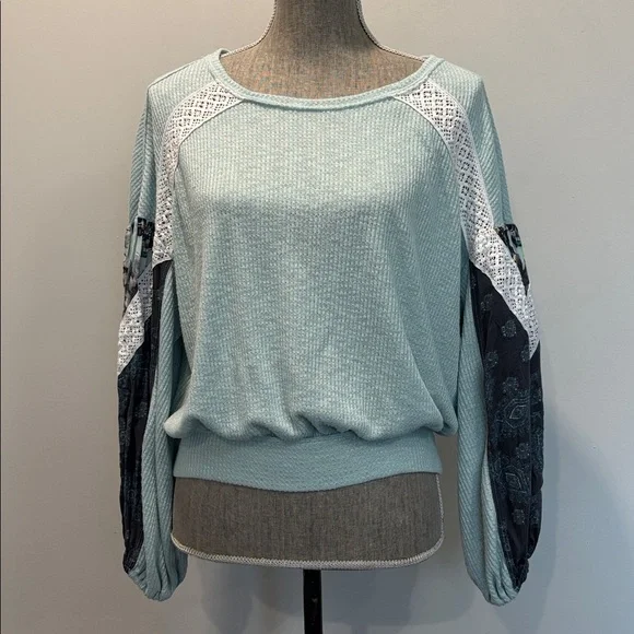 Free People Mint Green Boho Waffle Knit Top Lace Pattern Sleeves Oversized XS - Picture 2 of 15